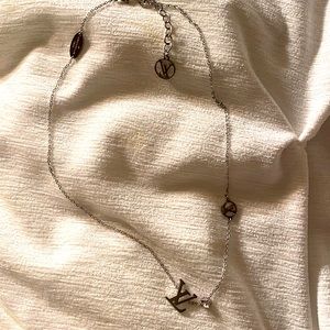 Fashion necklace